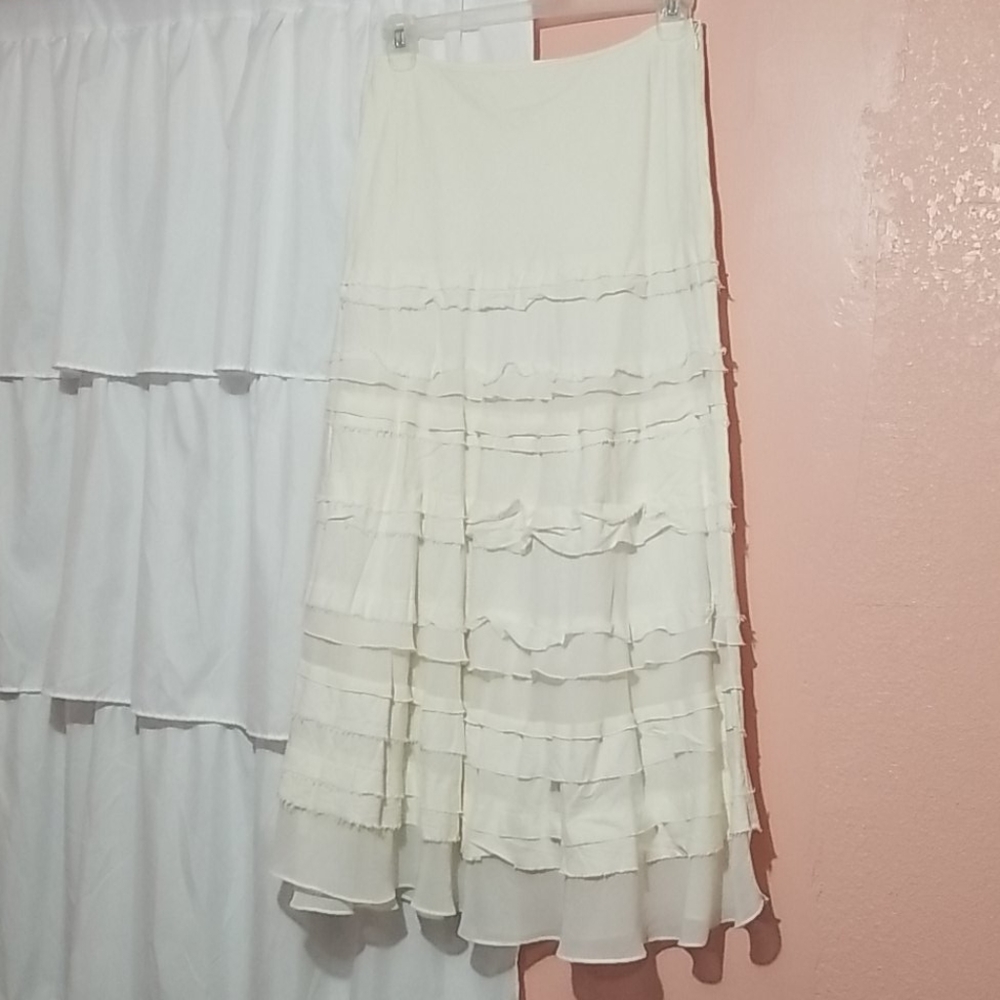 Ivory White House Black Market skirt 10